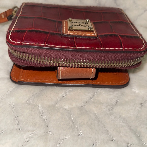 Dooney and Bourke Mini zip around croc print wallet - Picture 5 of 10